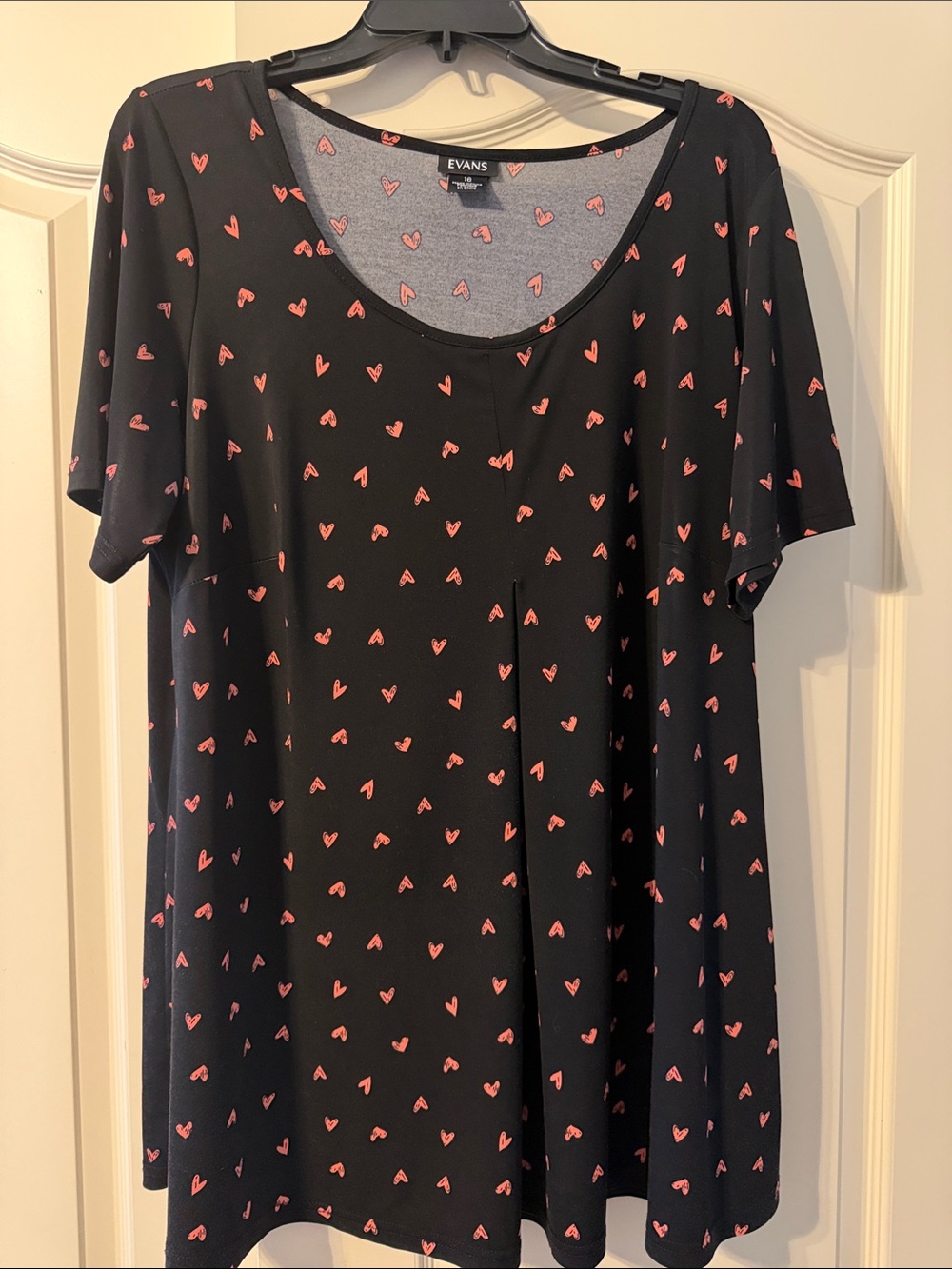 Evans Black Short-Sleeve Tee with Pink Heart Print